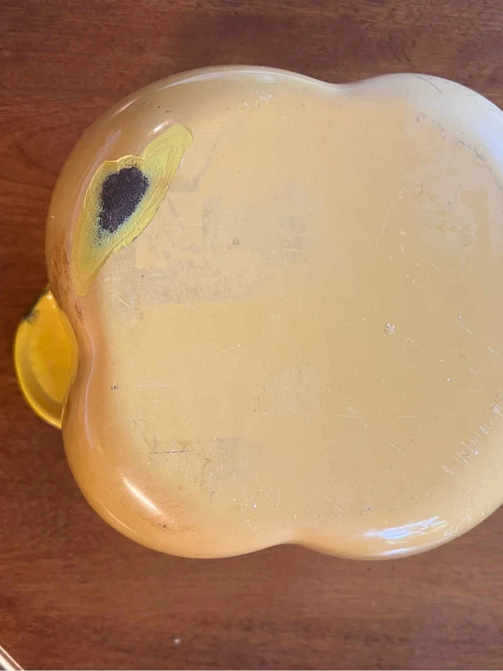 Le Creuset Yellow Bell Pepper Stoneware Cocotte 2.25 Qt cast iron